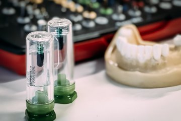 Обработка поверхности имплантатов HiOssen Implant
